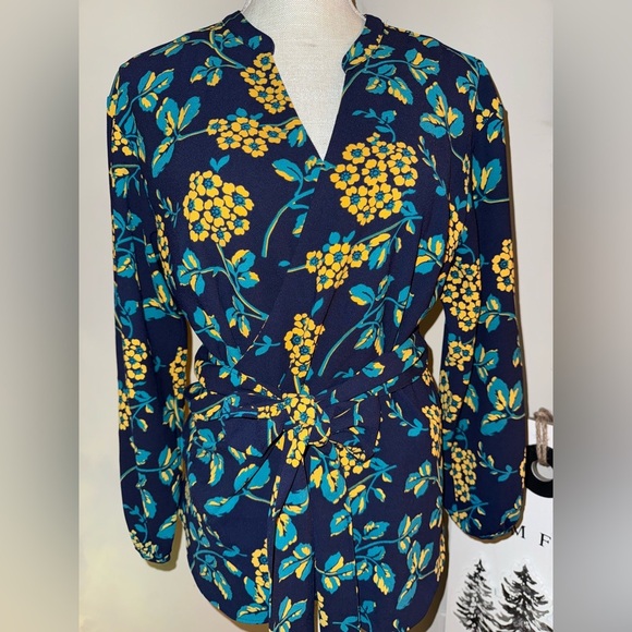 J Crew Floral Drapey Crepe Wrap Top size M EUC - Picture 1 of 12